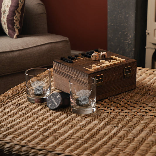 Mood Company - Geschenkset Backgammon met 2 Whiskyglazen en Whiskystenen Schotse Hooglander - Selbrae House Scotland - 5061097548320