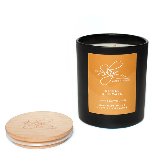 MoodCompanyNL - Geurkaars Gember en Nootmuskaat Large - 45 uur - Sojawas - Isle of Skye Candle - 5060346380568