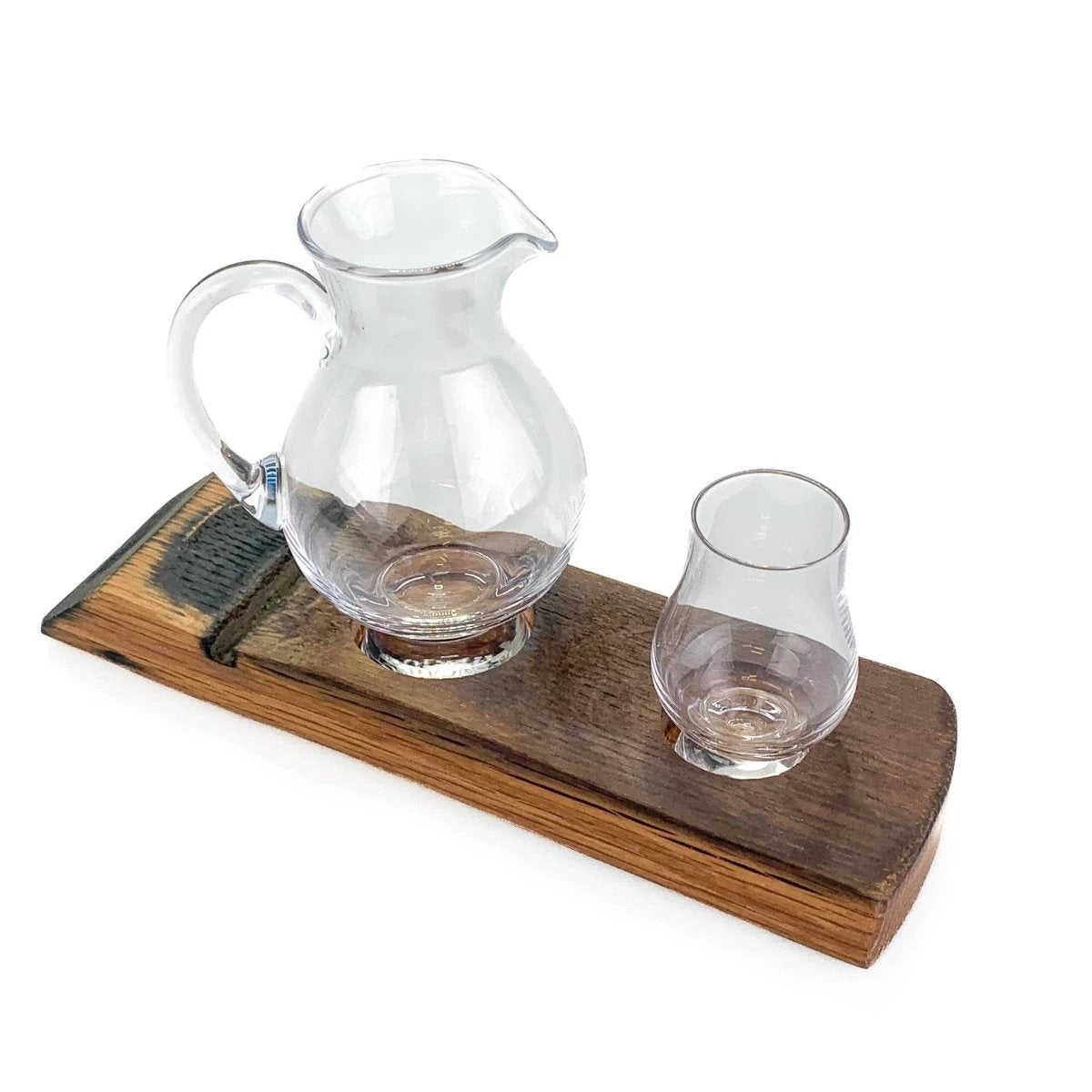 Houder van oude whiskyvaten met Waterkaraf en 1 Proefglas - Darach en Glencairn Crystal Scotland by MoodCompanyNL