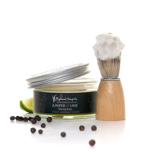 MoodCompanyNL - Juniper & Lime – Houtachtig & Fris - Scheerset - Scheerzeep, kwast en toilettas - 5060614510406