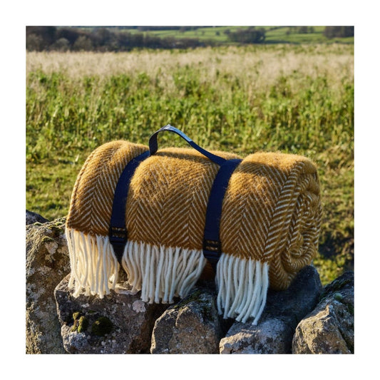 Mood Company - Picknickkleed Polo Visgraat English Mustard - Wol - Waterdicht - 150x183cm - Tweedmill - 5060674574745