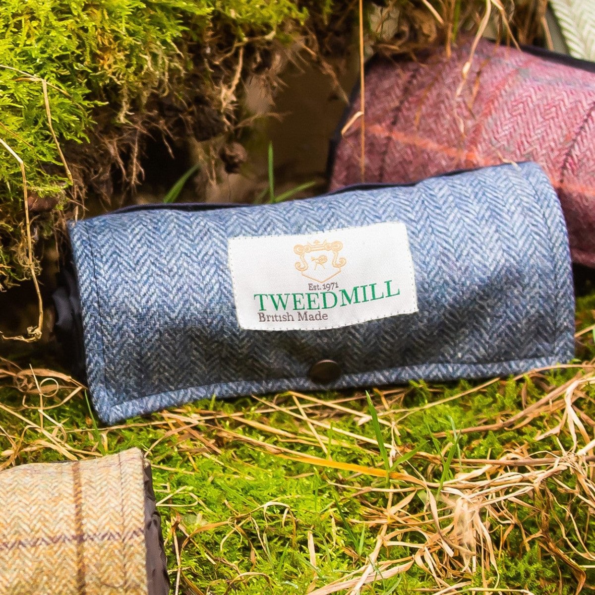 MoodCompanyNL - Picknickkleed Walker Visgraat Blauw - Tweed - Waterdicht - 66 × 98cm - Tweedmill - 5060674576787