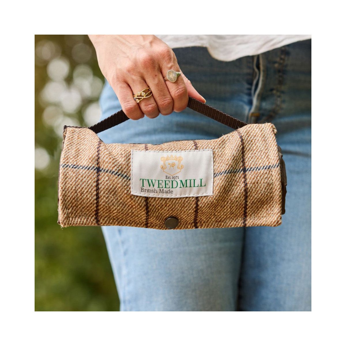 Mood Company - Picknickkleed Walker Woodland Bruin - Tweed - Waterdicht - 66 × 98cm - Tweedmill - 5060958308325