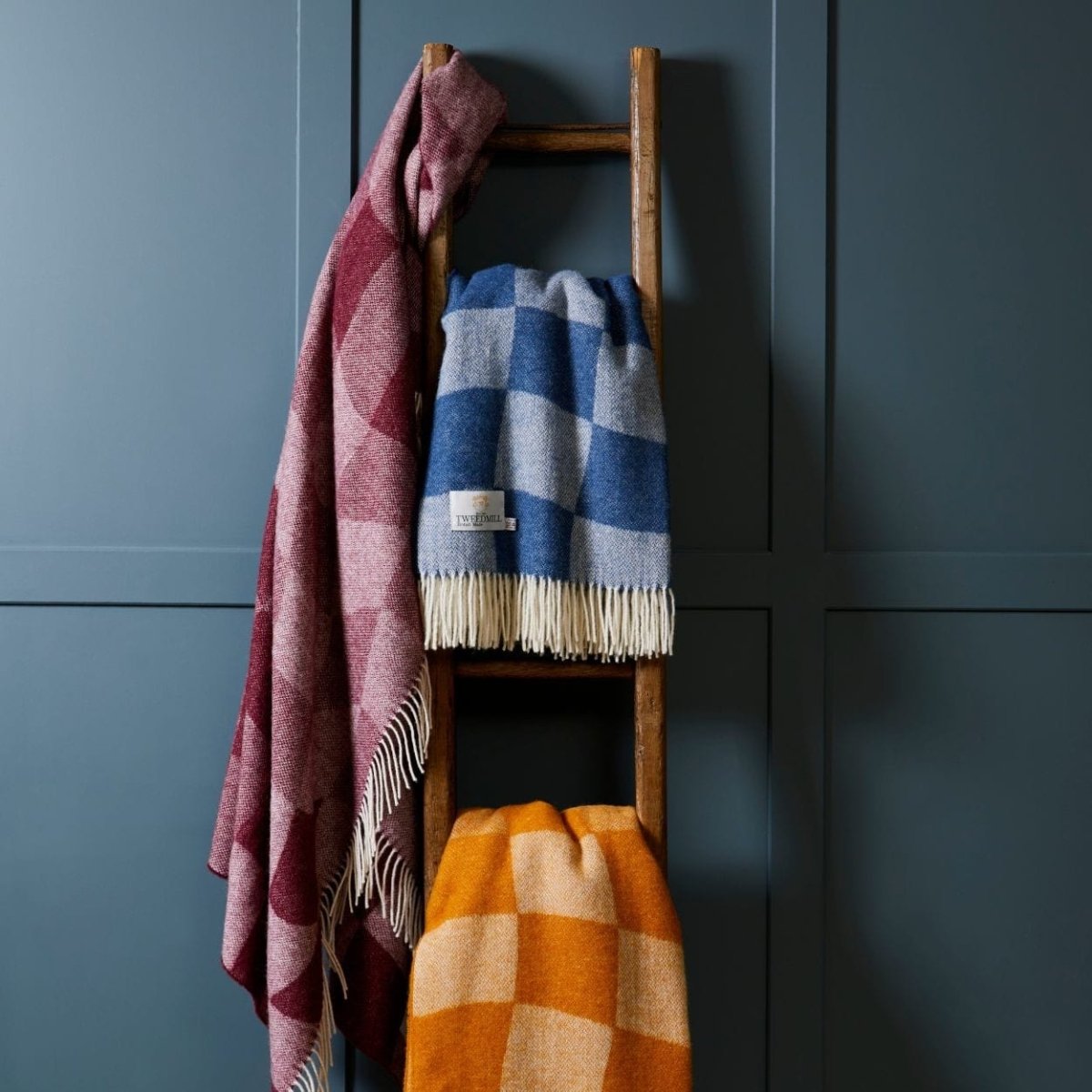 MoodCompanyNL - Plaid Bijou bordeauxrode - 150x183 - Nieuw Wol - Tweedmill UK - 5060958302880