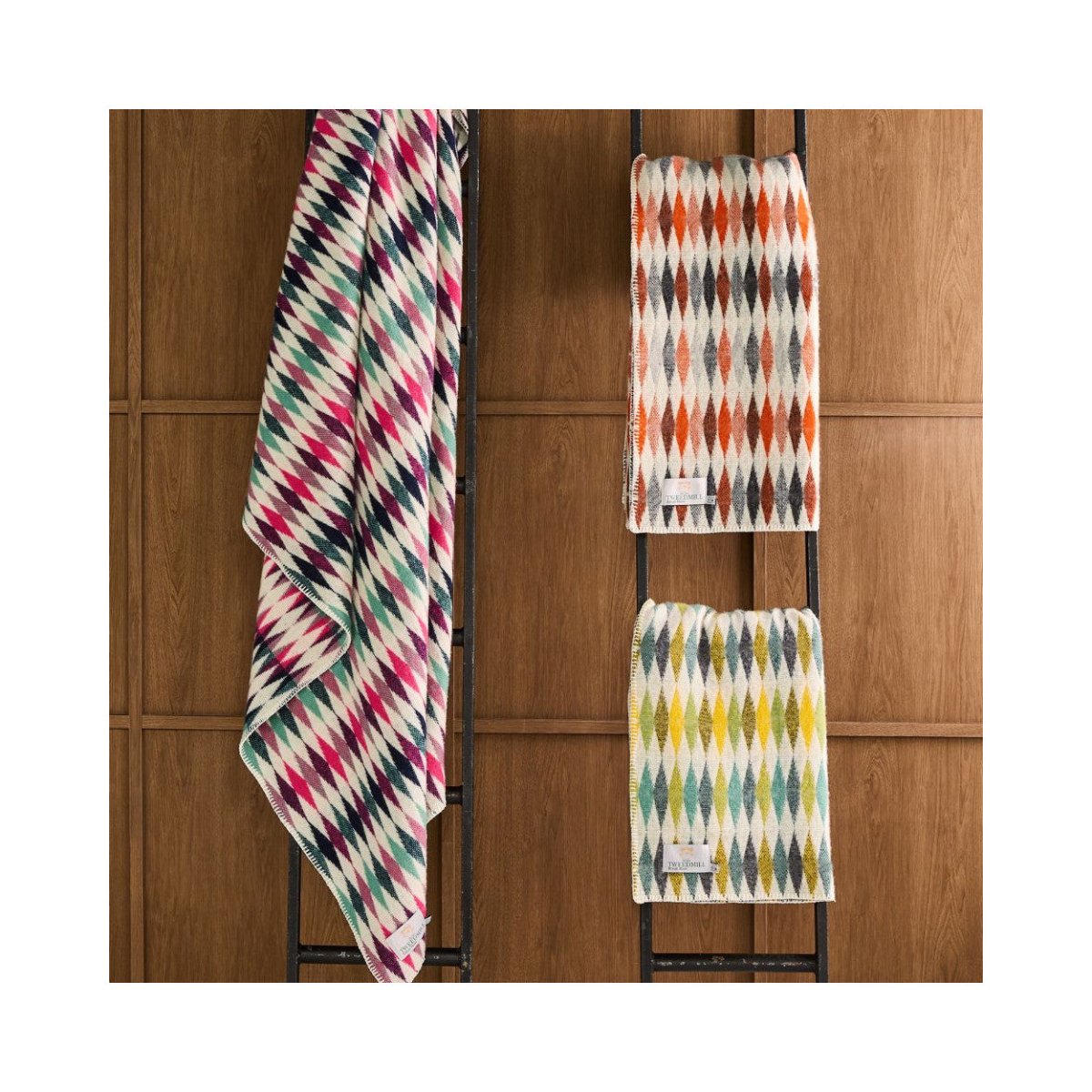Mood Company - Plaid Harlequin Yellow Geel met Festonsteek - 140x200 - Nieuw Wol - Tweedmill UK - 5060958308301