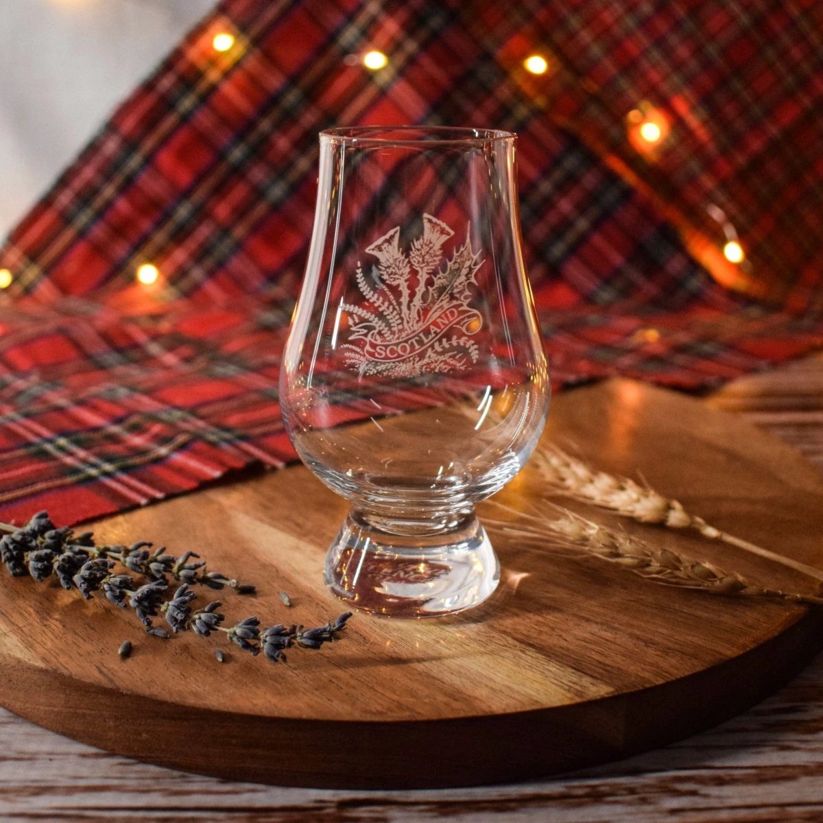 Whiskyglas Gegraveerd met Distel - Glencairn Crystal Scotland by MoodCompanyNL