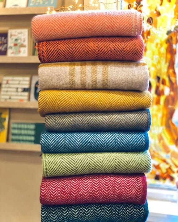 Welke plaid is het warmst? Wol, fleece en katoen vergeleken - Mood Company