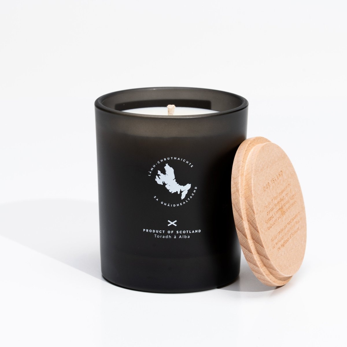 Mood Company - Geurkaars Winter Warmer Large - 45 uur - Sojawas - Isle of Skye Candle - 5060346380360