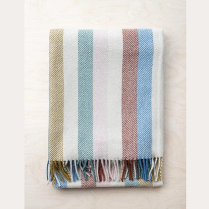 MoodCompanyNL - Kniedeken Gestreept Regenboog - Gerecycled Wol - 72x190 - TBCo Scotland - 5055603539247
