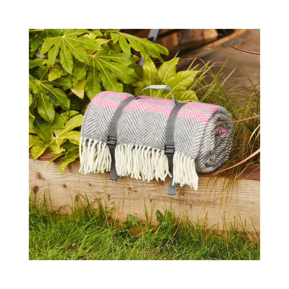 Mood_Company Picknickkleed Polo Visgraat Grijs met Roze strepen  - Wol - Waterdicht - 145x183cm - Tweedmill