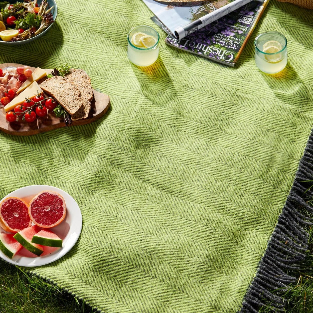 Mood_Company Picknickkleed Polo Visgraat Heldergroen met Donkergrijs  - Wol - Waterdicht - 145x183cm - Tweedmill