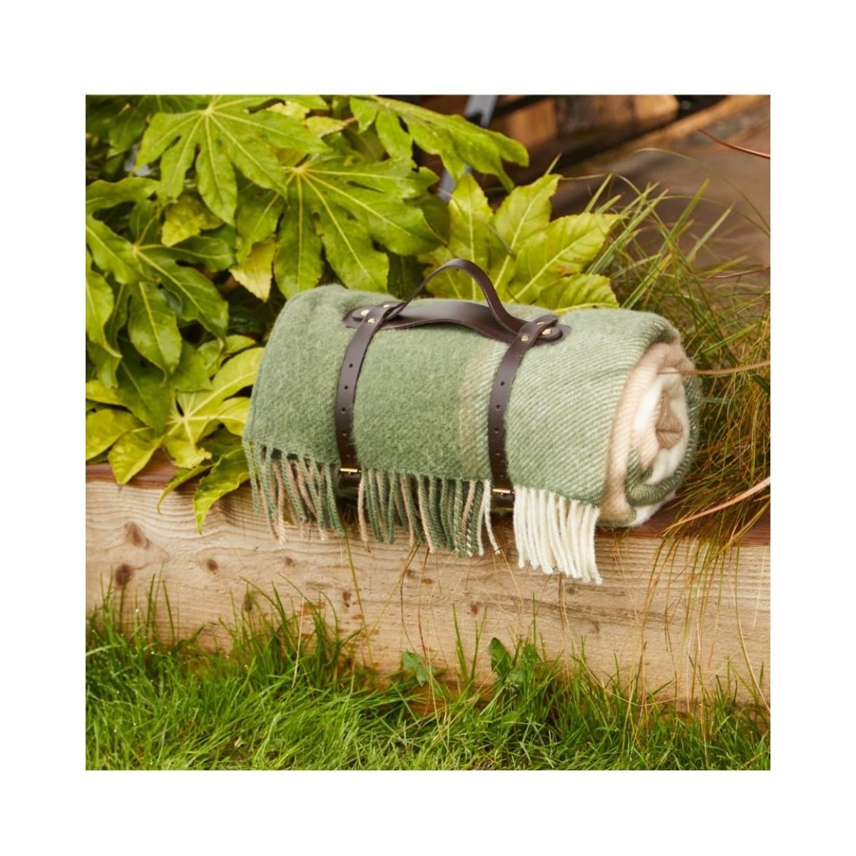 MoodCompanyNL - Picknickkleed Polo Geblokt Groen - Wol - Leren Draagset - Waterdicht - 145x183cm - Tweedmill - 5060958300343