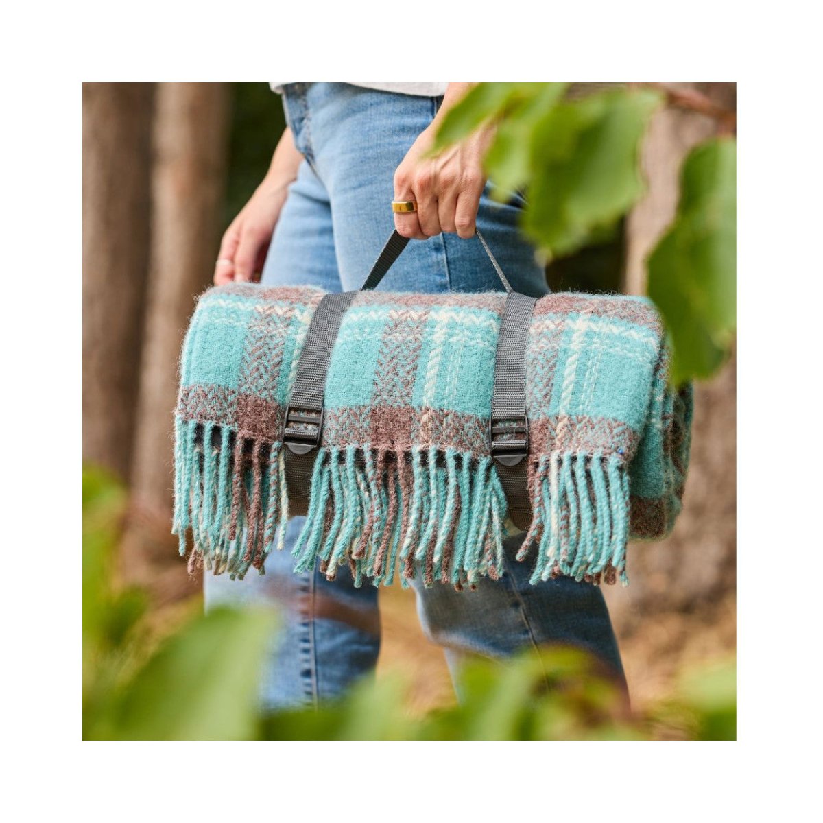 Mood Company - Picknickkleed Polo Trio Glas Blauw - Wol - Waterdicht - 145x183cm - Tweedmill - 5060958308356