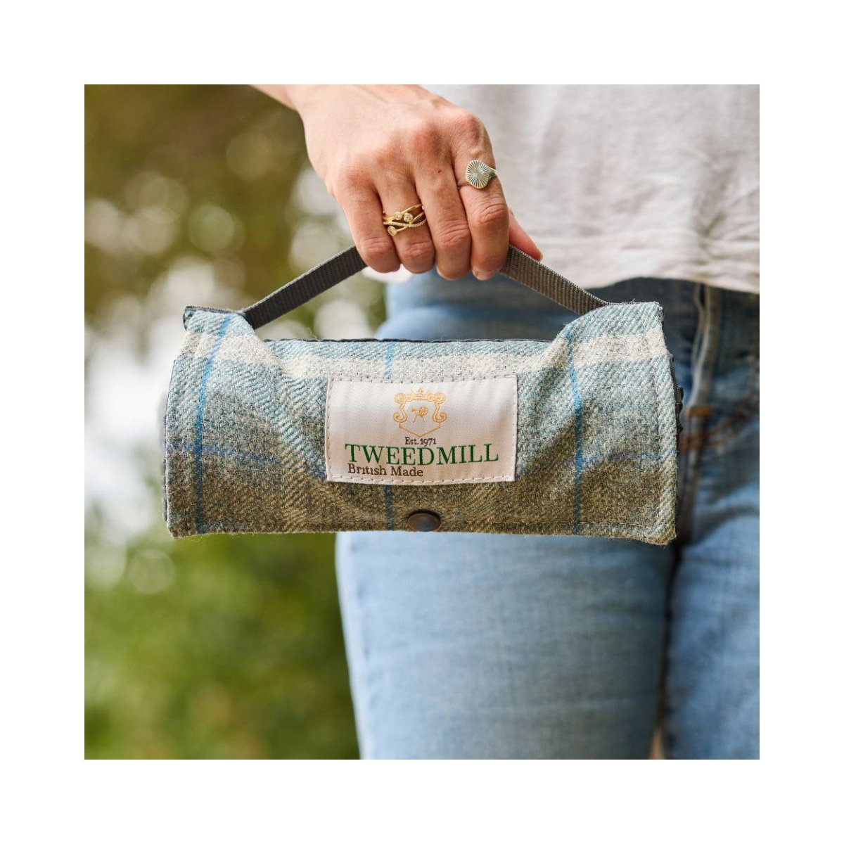 Mood Company - Picknickkleed Walker Alpine Grijs - Tweed - Waterdicht - 66 × 98cm - Tweedmill - 5060958308318