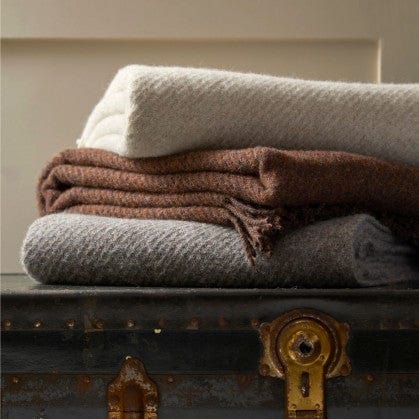 MoodCompanyNL - Plaid Coffee Diagonaal Gestreept Weefpatroon - 50% Recycled wol - 150x183cm - Tweedmill UK - 5060674576794