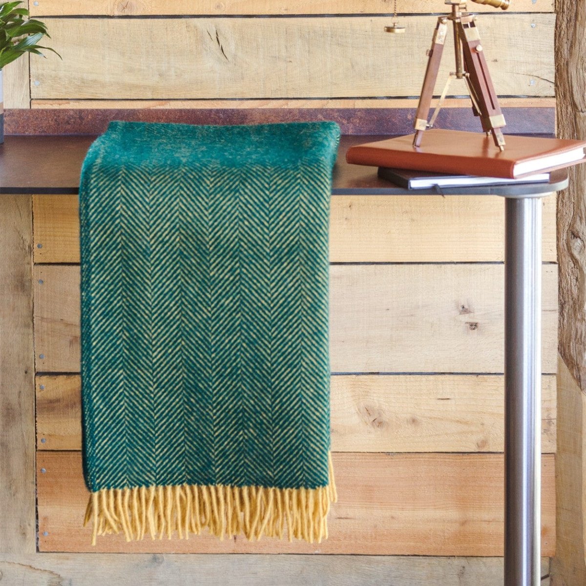MoodCompanyNL - Plaid Visgraat Smaragd Groen en Mosterd Geel (Emerald and Mustard) - 5060567820263