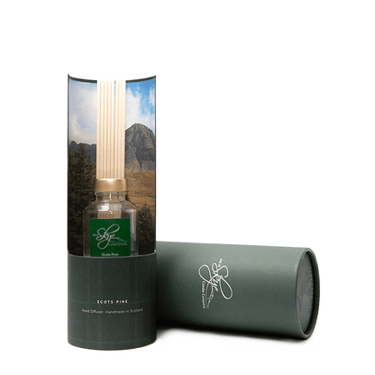 MoodCompanyNL - Reed Diffuser Dennengeur (Scots Pine) - 12 weken - Isle of Skye Candle - 5060346381428