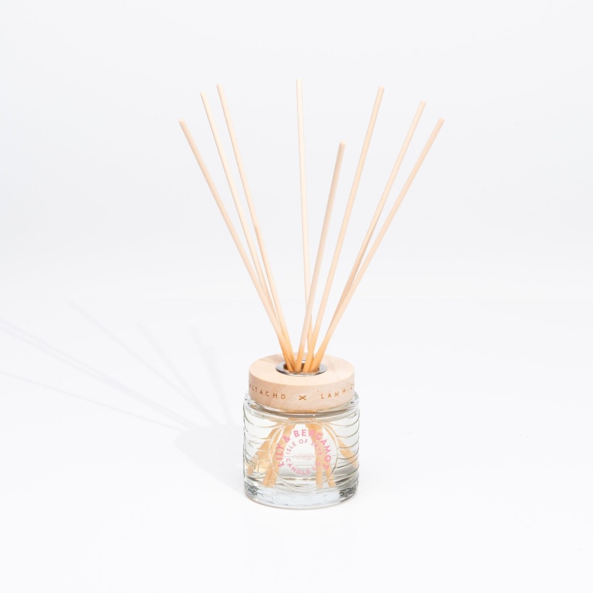 Mood Company - Reed Diffuser Lily & Bergamot - Handgemaakt - 10 weken - Isle of Skye Candle Company - 