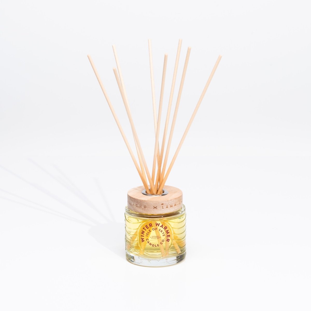 Mood Company - Reed Diffuser Winter Warmer - Handgemaakt - 10 weken - Isle of Skye Candle Company - 5060346380995