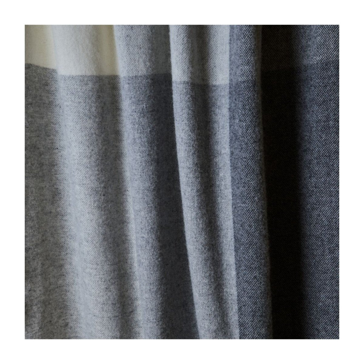 Mood Company - Sprei Paddock Check Charcoal – Pure New Wool – 140x240 - Tweedmill - 506095830622