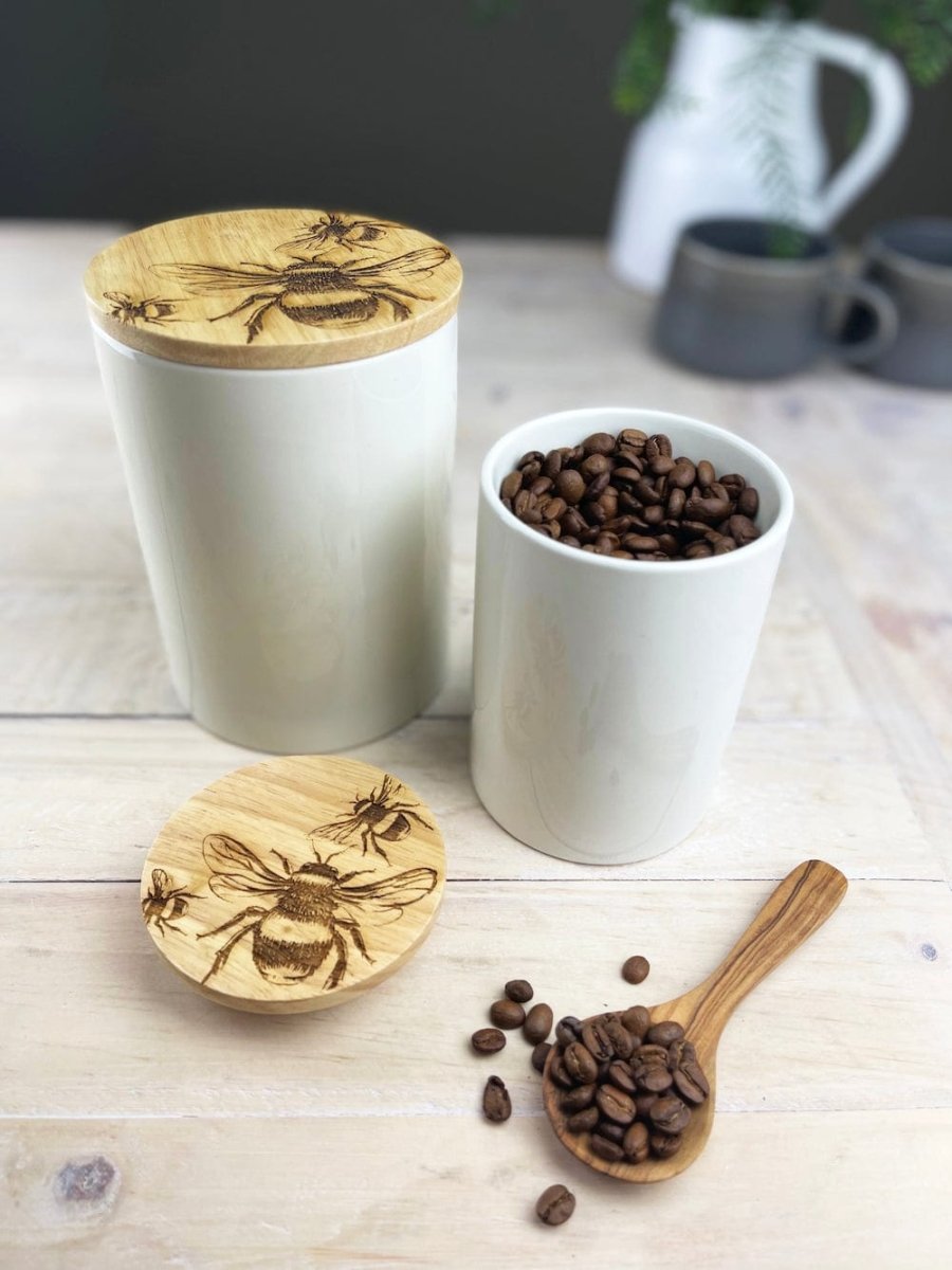 MoodCompanyNL - Voorraadpot Bijen Small - 13x9 - Gegraveerd - Scottish Made - 5060949550047